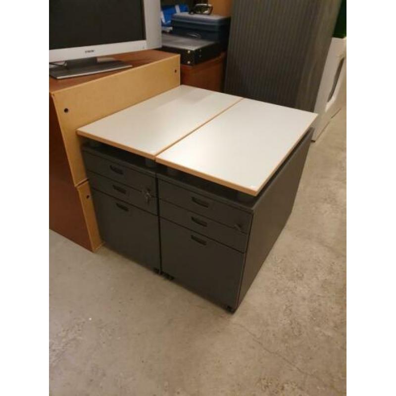 Compacte archiefkast met lades 15 euro per stuk
