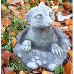 stokstaartje-tuindecoratie-stenen dierfiguren-tuin-deco