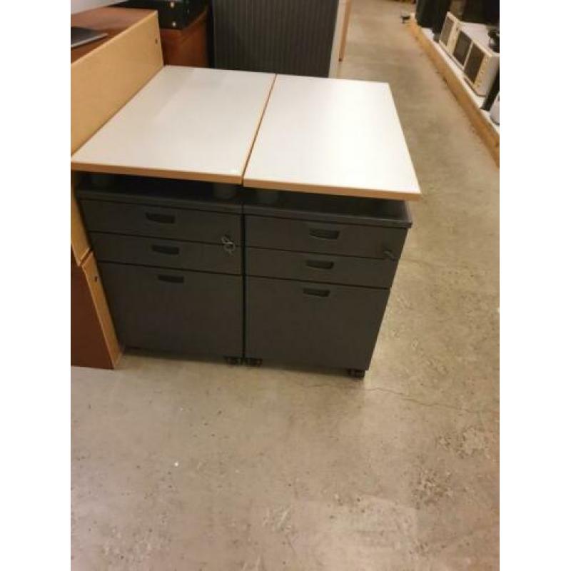 Compacte archiefkast met lades 15 euro per stuk