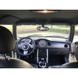Mini 1.6 16V Cooper Chili 2005 Wit ( Youngtimer)