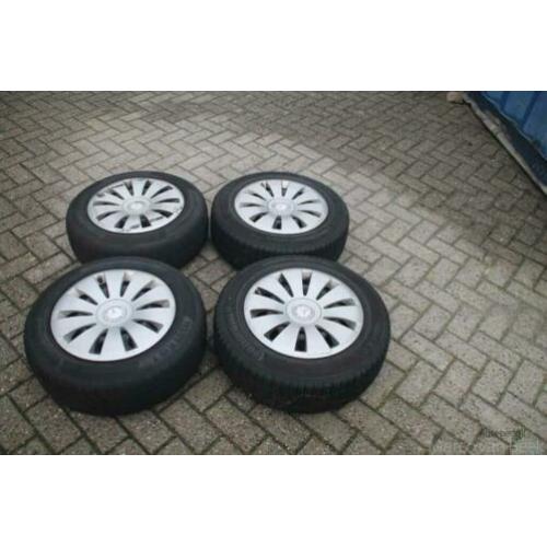 Mercedes B-klasswe 15'' velgen met Continental winterbanden