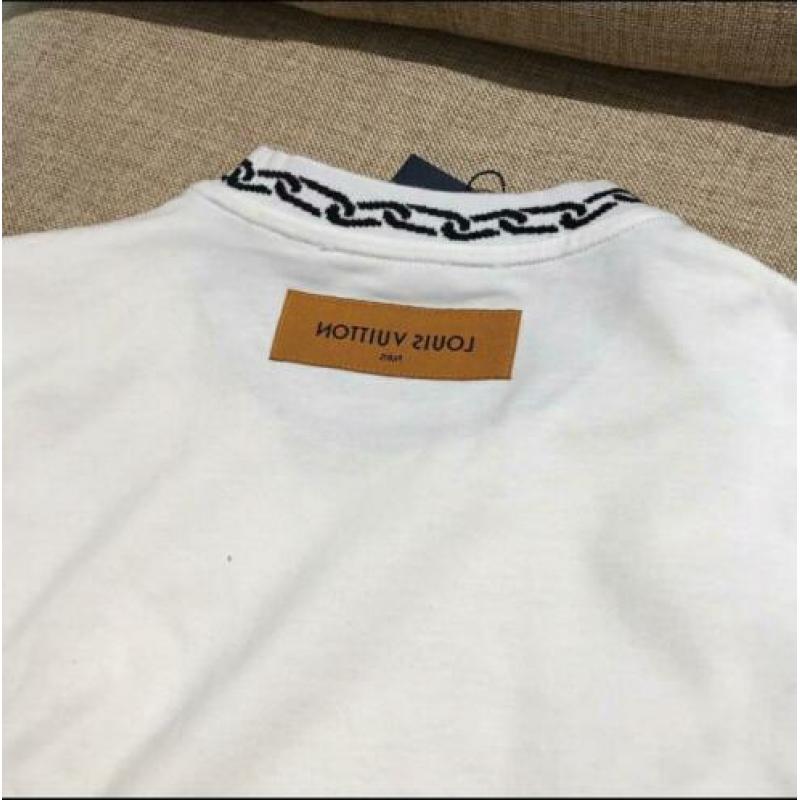Louis vuitton lv wit chain nek tshirt