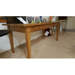 Grenen tafel als nieuw strak