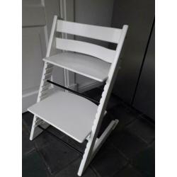 Witte stokke tripp trapp kinderstoel met babyset