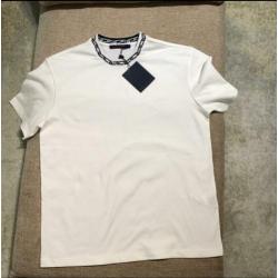 Louis vuitton lv wit chain nek tshirt