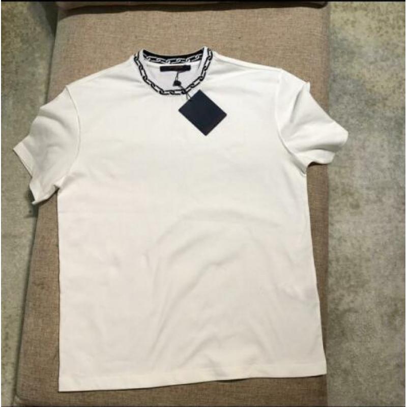 Louis vuitton lv wit chain nek tshirt