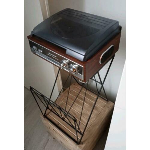 Platenspeler Soundmaster. Inclusief radio. Bruin.