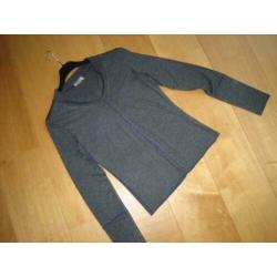 Prachtige stoere grijze longsleeve van 2026 maat 2 Snazzeys