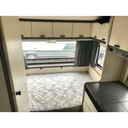 Hobby Classic 370 TM Dwarsbed + Treinzit