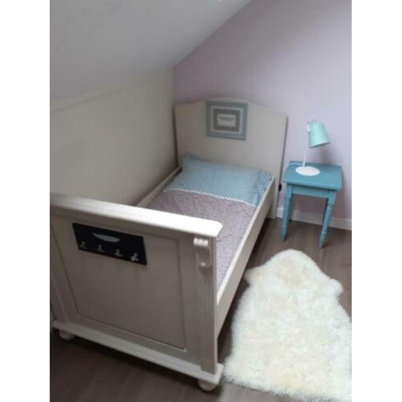 peuterbed meisje