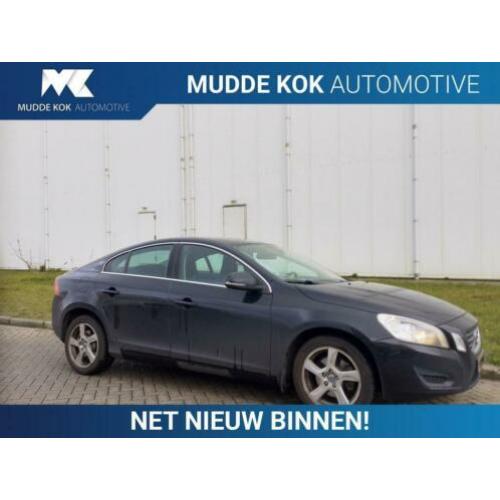 Volvo S60 1.6 T3 Momentum | Navigatie | Verwarmbare Voorstoe