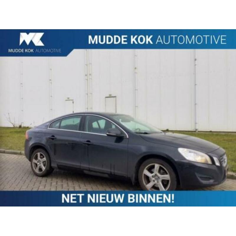 Volvo S60 1.6 T3 Momentum | Navigatie | Verwarmbare Voorstoe