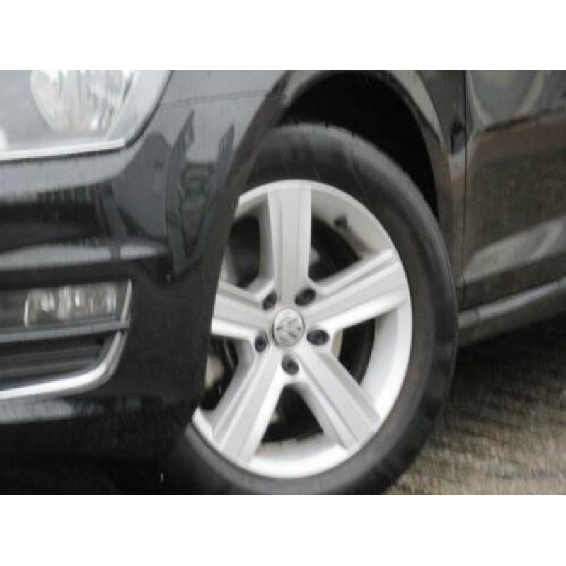 VOLKSWAGEN Golf 1.2 TSI Highline 5D / Navi / Cruise / Clima