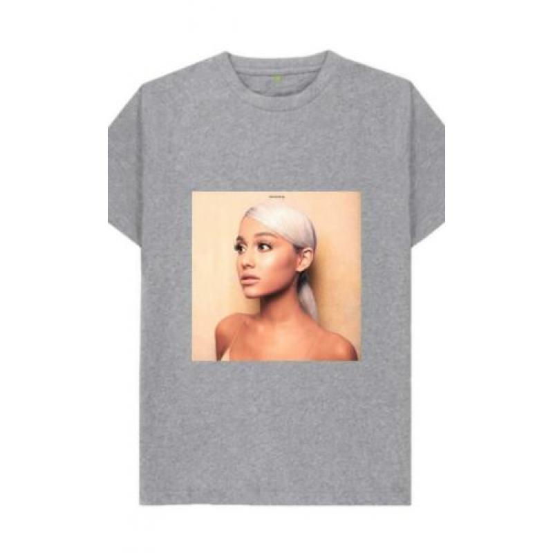 Zelf gemaakte Ariana Grande t-shirts