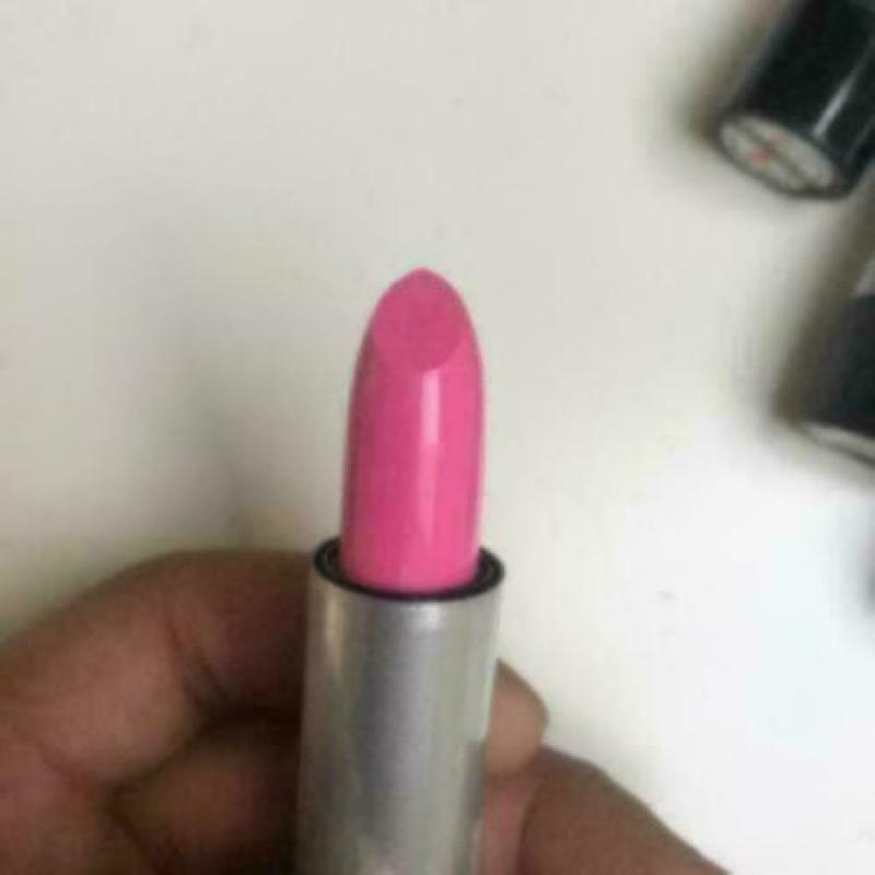 Nieuwe lippenstift verschillende kleuren / 1 euro p.st.