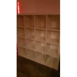 Witte hoogglans Expedit (nu Kallax) vakken kast