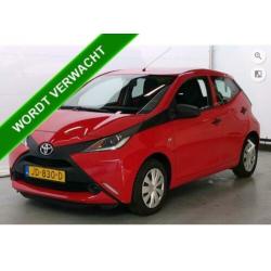 Toyota Aygo 1.0 VVT-i x / *5-DEURS* / AIRBAGS / ABS / LED