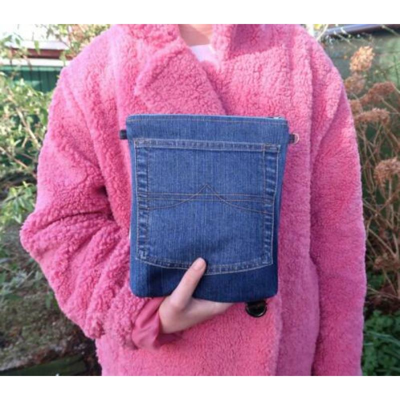 Denim upcycled tas van SOOij