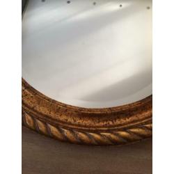 Spiegel brocante, vintage goudkleurige houten lijst