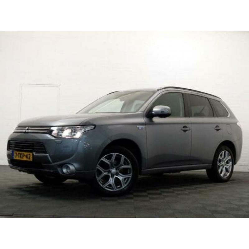 Mitsubishi Outlander 2.0 PHEV INSTYLE + 4WD Autom ,Schuifdak