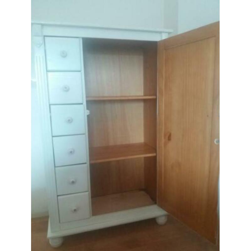 Meidenkastje brocant wit