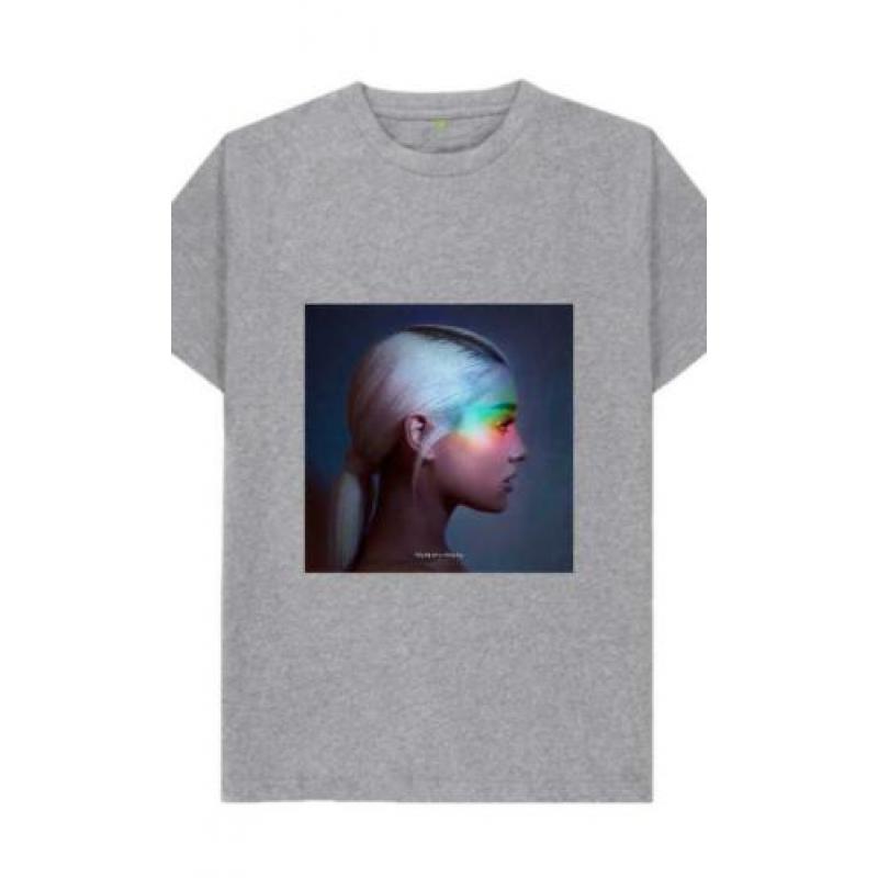 Zelf gemaakte Ariana Grande t-shirts