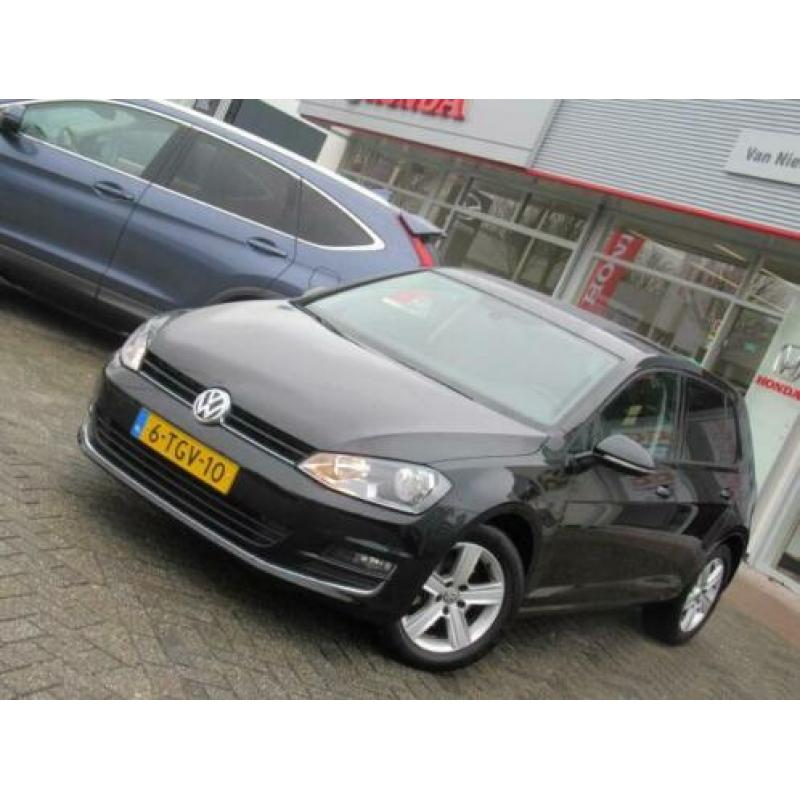 VOLKSWAGEN Golf 1.2 TSI Highline 5D / Navi / Cruise / Clima