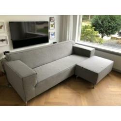 Zeer nette en schone bank met hocker