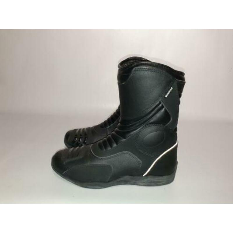 NIEUWE JHS Karrera S mt 41 van € 129,= voor € 119,95