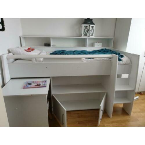 Half hoog slaper met bureau