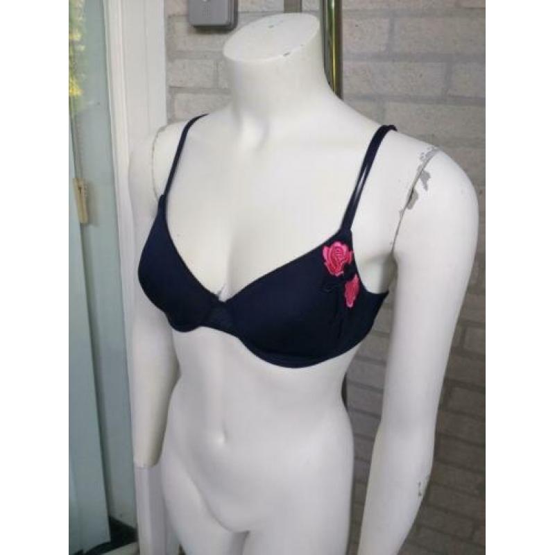 Donkerblauwe BH van Livera maat 75C