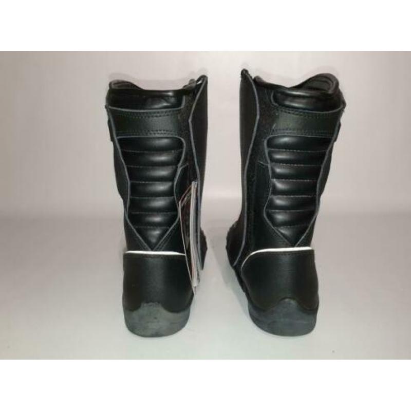 NIEUWE JHS Karrera S mt 41 van € 129,= voor € 119,95