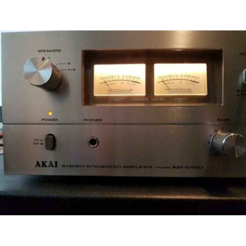 Akai 2450 Versterker