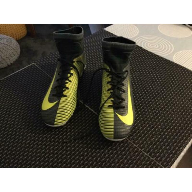 Nike Mercurius CR7 voetbalschoen maat 36