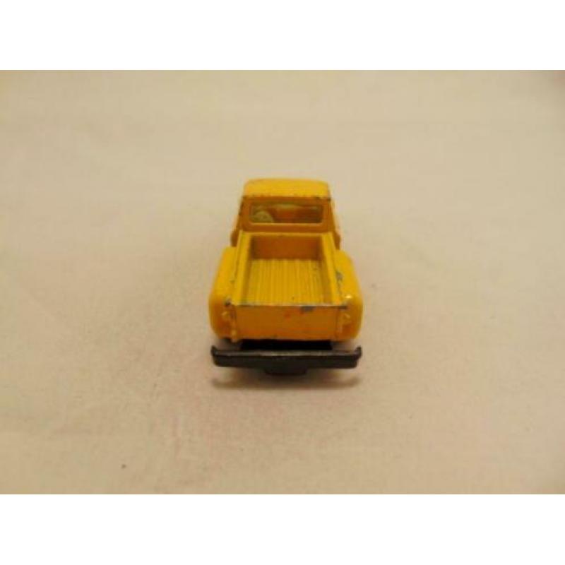 Chevrolet Stepside Pickup 1:64 Yat ming geel