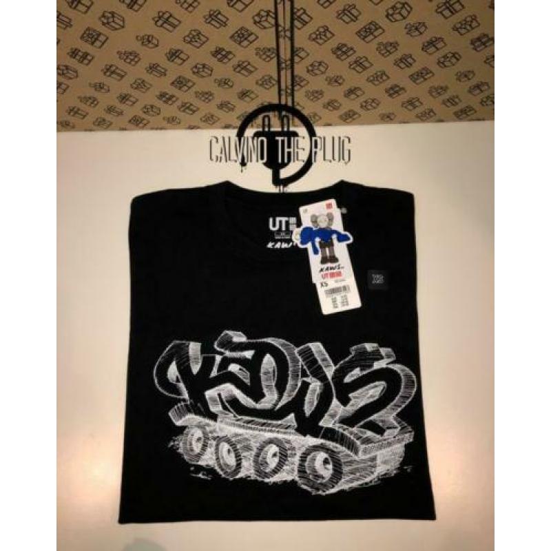 Kaws t-shirt zwart