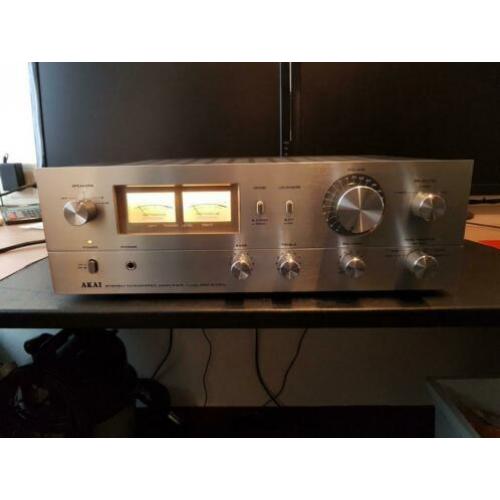 Akai 2450 Versterker