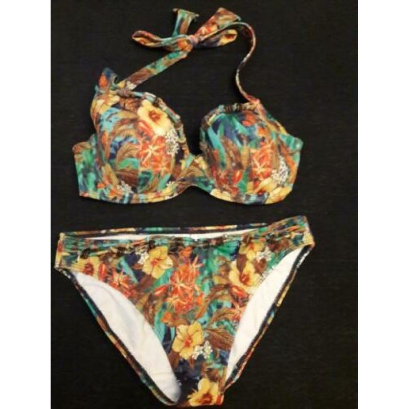 Nieuwe aparte bikini 36 B Op 2 manieren te dragen
