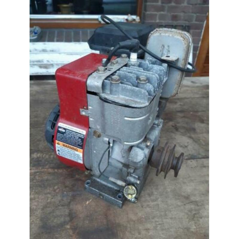 Briggs en stratton 3.5pk benzine motor b&s # frees trilplaat