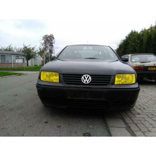Volkswagen Bora 1.6 Trendline 2000 ONDERDELEN