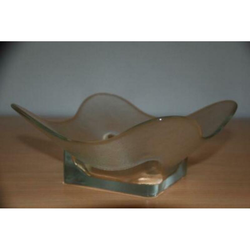 Bloem schaal of vaas. Glas.