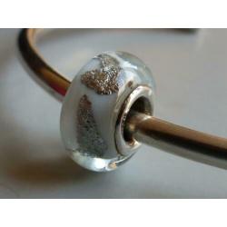 Wit met glitter, past ook op TROLLBEADS