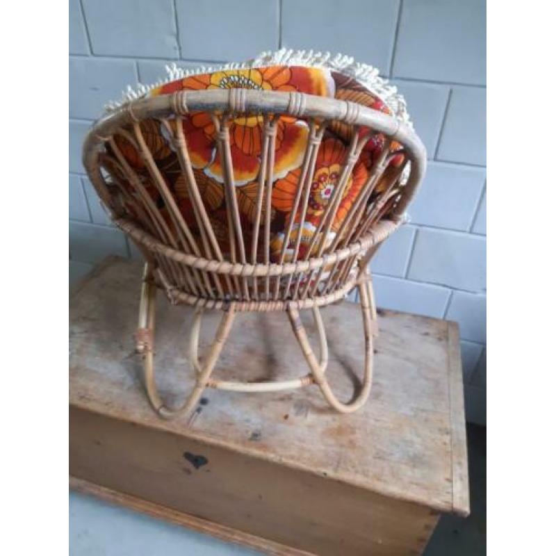 Vintage rotan stoeltje.