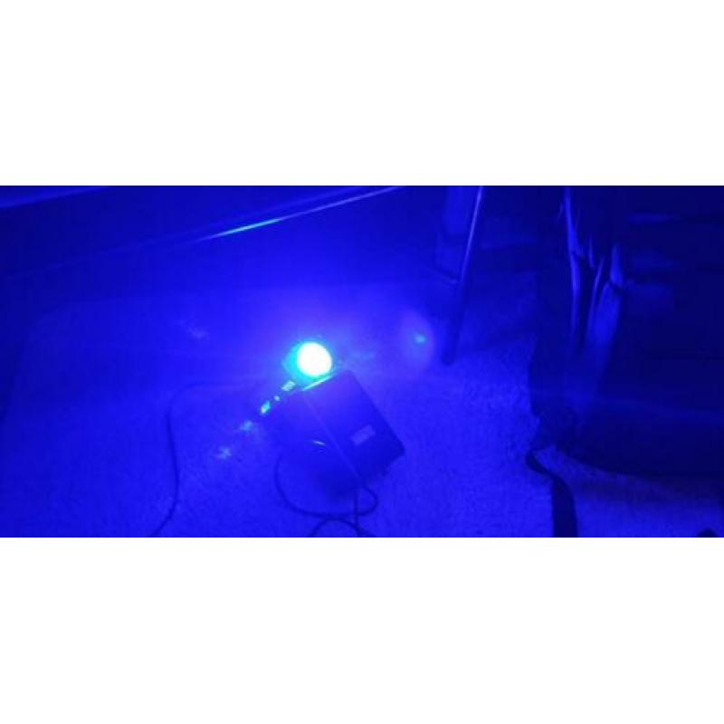 Stroboscoop, blue light, water effect, en disco lamp