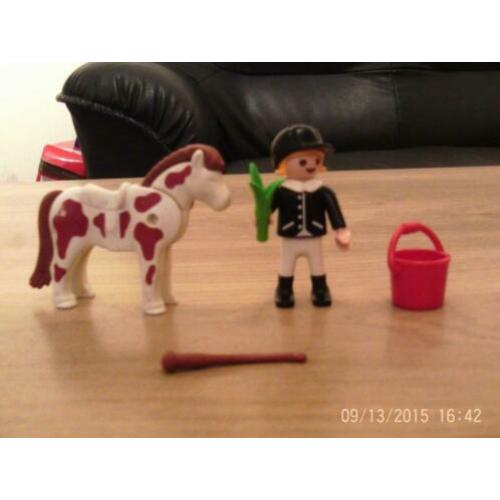 playmobil 4641 meisje met pony (extra een zweepje)