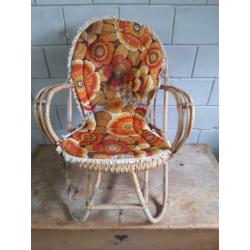 Vintage rotan stoeltje.