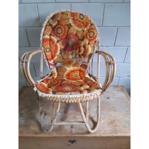 Vintage rotan stoeltje.