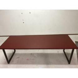 Tafel met geoxideerd onderstel. Heel mooi. 220x80