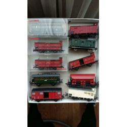 Diverse locomotieven, wagons en rails