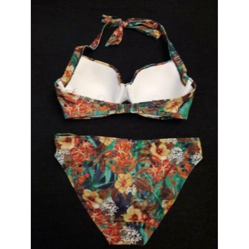 Nieuwe aparte bikini 36 B Op 2 manieren te dragen